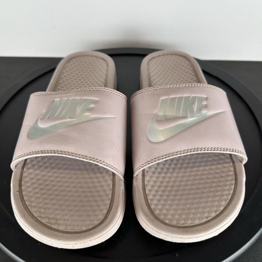 Nike SB Benassi JDI Particle Rose Pink Silver Logo Slide Sandals Womens 11 Pink